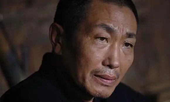 老戏骨杜源:妻子4岁就认识,38年0绯闻,被称为"最痴情男演员"