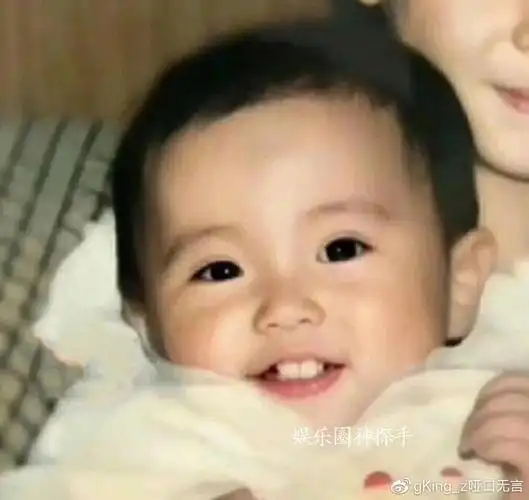 肖战儿时旧照曝光网友最后一张真是颜值低谷