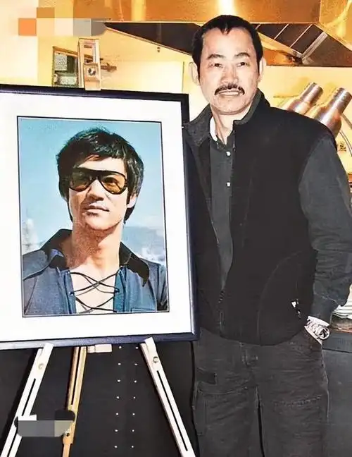 成龙所有李小龙的空中都是元华替的以前是不去说不让说