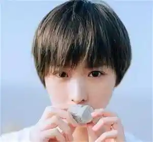 俏皮女孩小短发图片所有女孩都很适合的短发发型