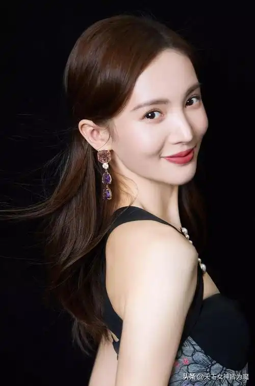 金晨美腿玉足高跟写真