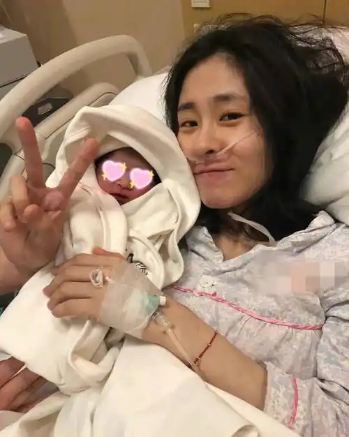 华晨宇新恋情再添实锤张碧晨却曝出怀孕照疑似宣示主权