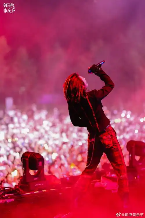 1 :小鬼-王琳凯@小鬼-王琳凯#矩浪音乐节#矩浪音乐节超话小鬼王琳凯