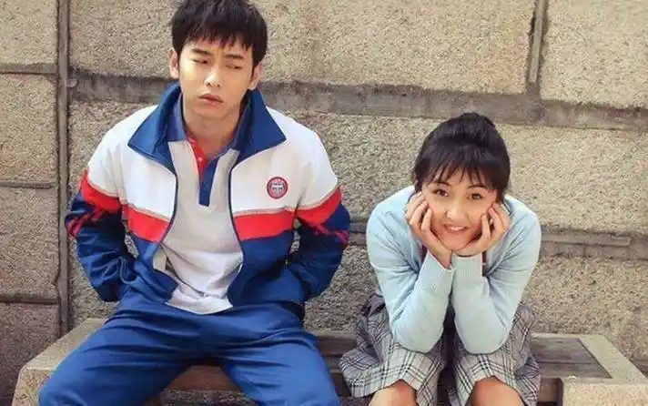 陈飞宇替彭昱畅粉丝送信成功,彭昱畅为张子枫庆生._妹妹_友谊_萝卜