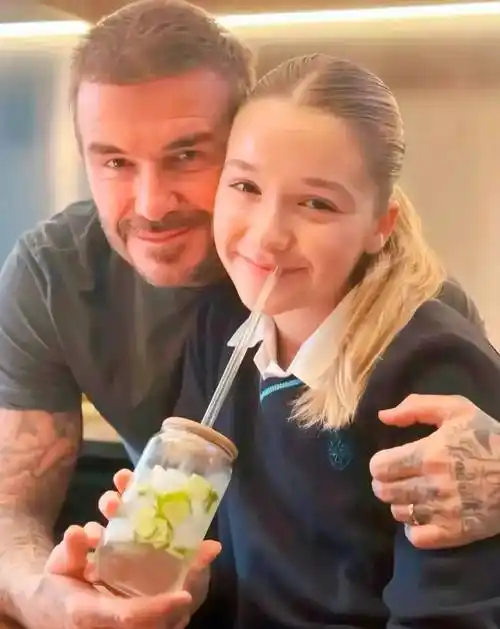 而如今,小七已经长大了,她继承了贝克汉姆的完美颜值,更是变成了一个