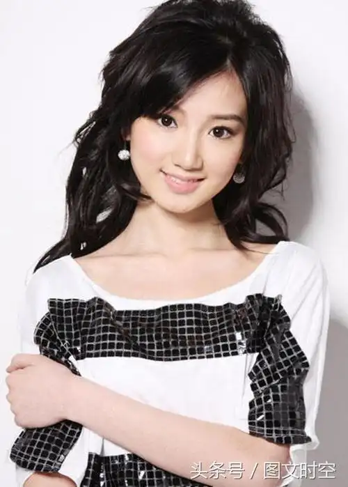 图集甜美的美女毛晓彤