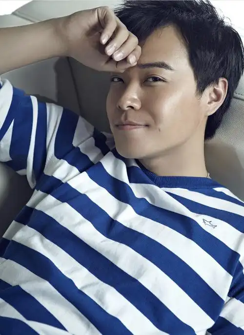 陈思成时装officiel杂志封面图片712