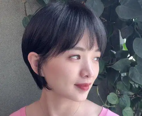 国字脸女生搞定刘海短发怎么梳都时尚中年国字脸女士适合的刘海短发