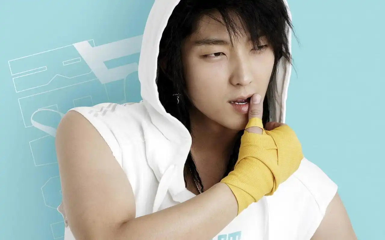 韩国美男李准基桌面壁纸