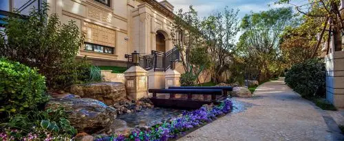 穿梭在龙湖·西府原著的馆榭,体味历史与现代的交融