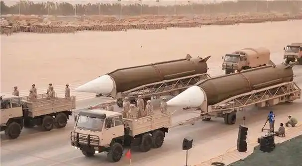 此国150亿请我国驻军花35亿买东风导弹换来三十多年的安全