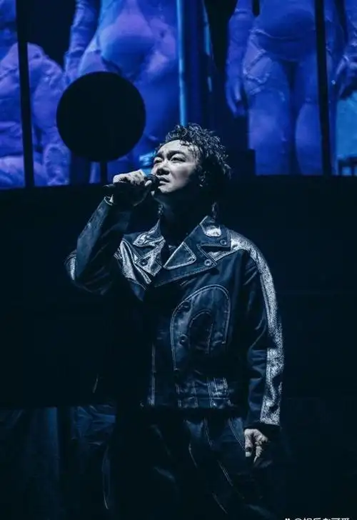 香港殿堂级十大粤语男歌星排名,陈百强才排第五,第一当之不愧