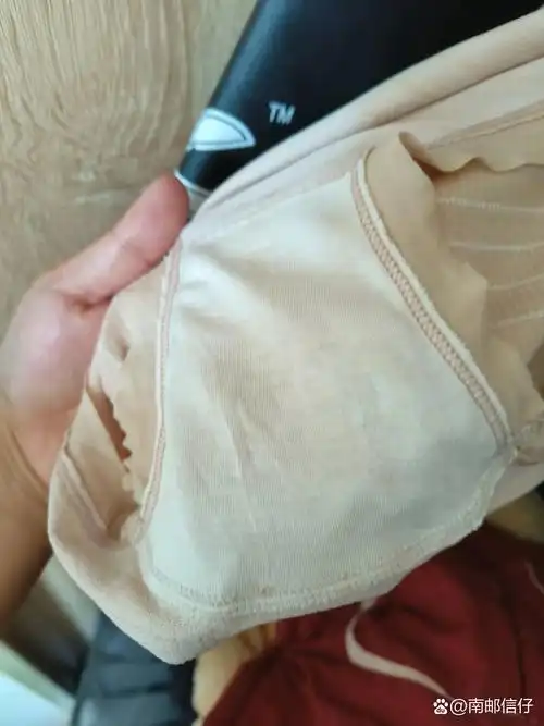 内裤沾了姨妈血,没及时洗,血渍洗不干净,按照网上方法用硫磺皂洗