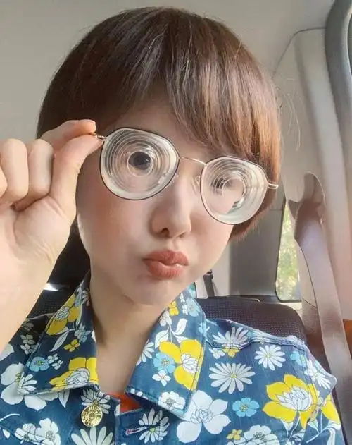 富贵!tvb御用"丑女"刘思希内地开发茶林基地,自费137万读mba