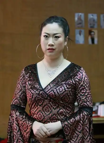 芙蓉姐姐绝美烟熏妆曝光 《a面b面》中形象大改变