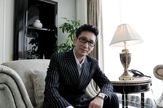 王劲松回应新戏演技吊打小鲜肉:不应太苛刻