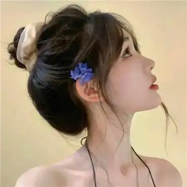 搞怪又很甜美的可爱女生气质头像