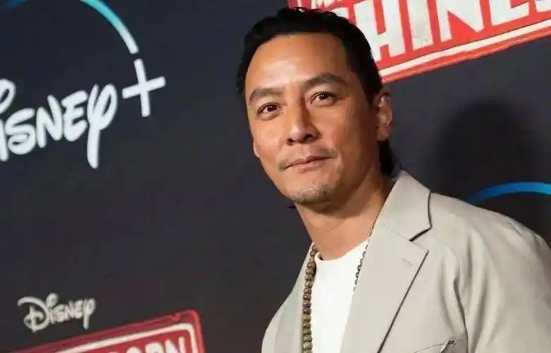 原创吴彦祖庆祝14周年结婚日亲手做蛋糕表白没有她就活不下去