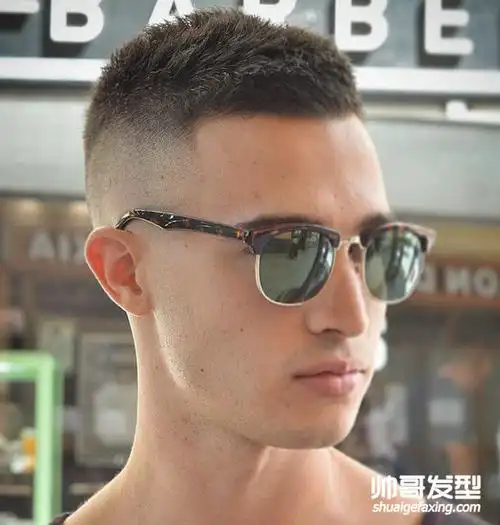 男士短发怎么剪出个性和时尚 欧美帅气超短发图片(4)