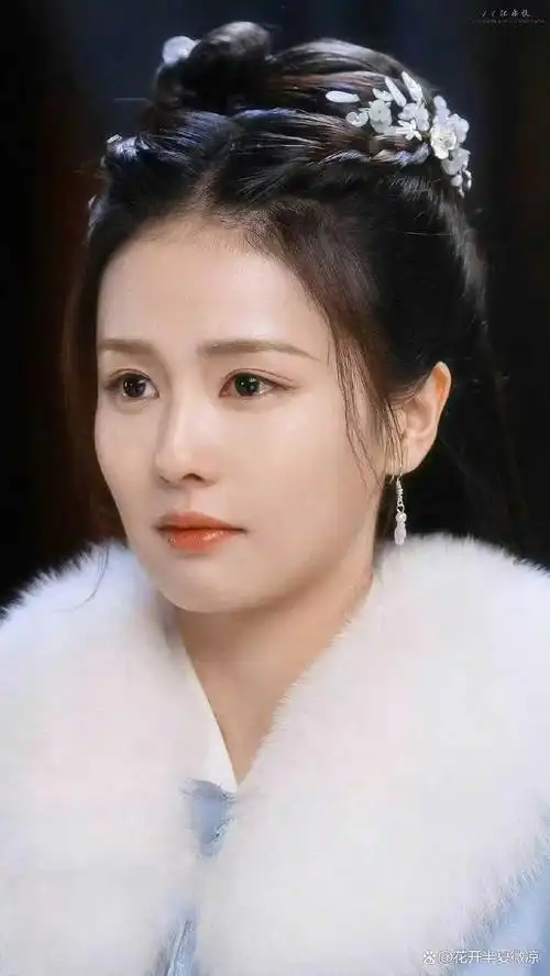 白鹿李沁对比!扮丑展演技,一换脸一尴尬