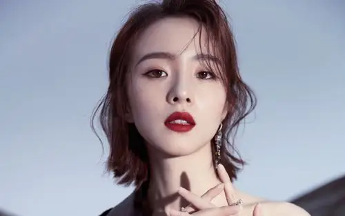 电脑壁纸 明星 大陆明星 胡冰卿优雅时尚写真