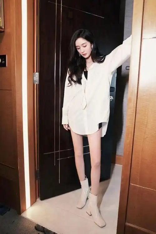 杨幂staccato思加图全球代言人