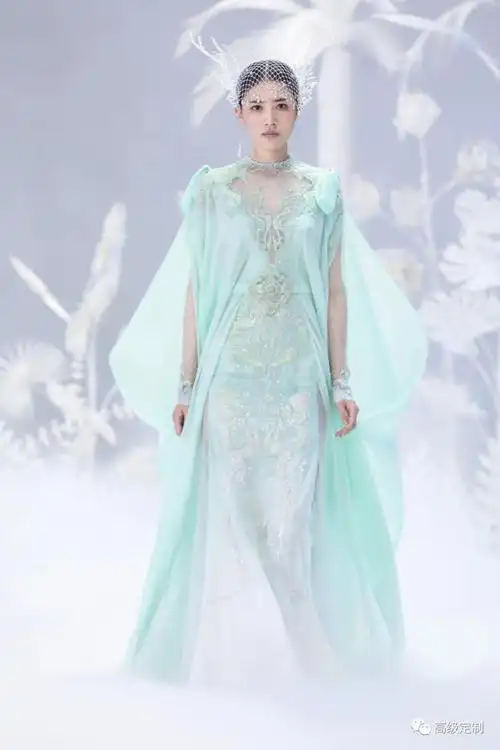 秀场直击||盖娅传说•熊英【若水】2020秋冬系列发布会_服装