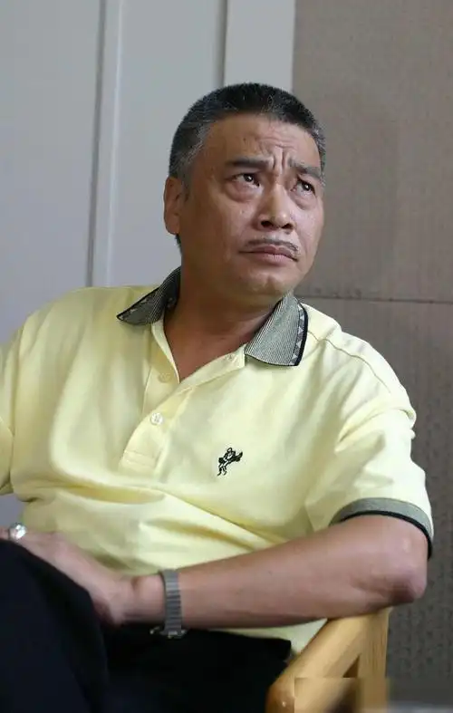 家属发讣告,一辈子演小人物的吴孟达告别时间仅限1小时