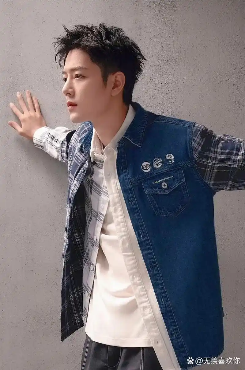 看到肖战的照片,真的被他的帅气和精致的五官惊艳到了,超酷 , - 抖音
