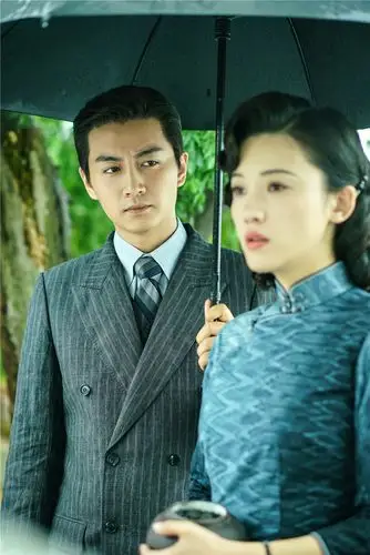 敬请期待每晚19:30于江苏卫视,腾讯视频播出的电视剧《红蔷薇》!