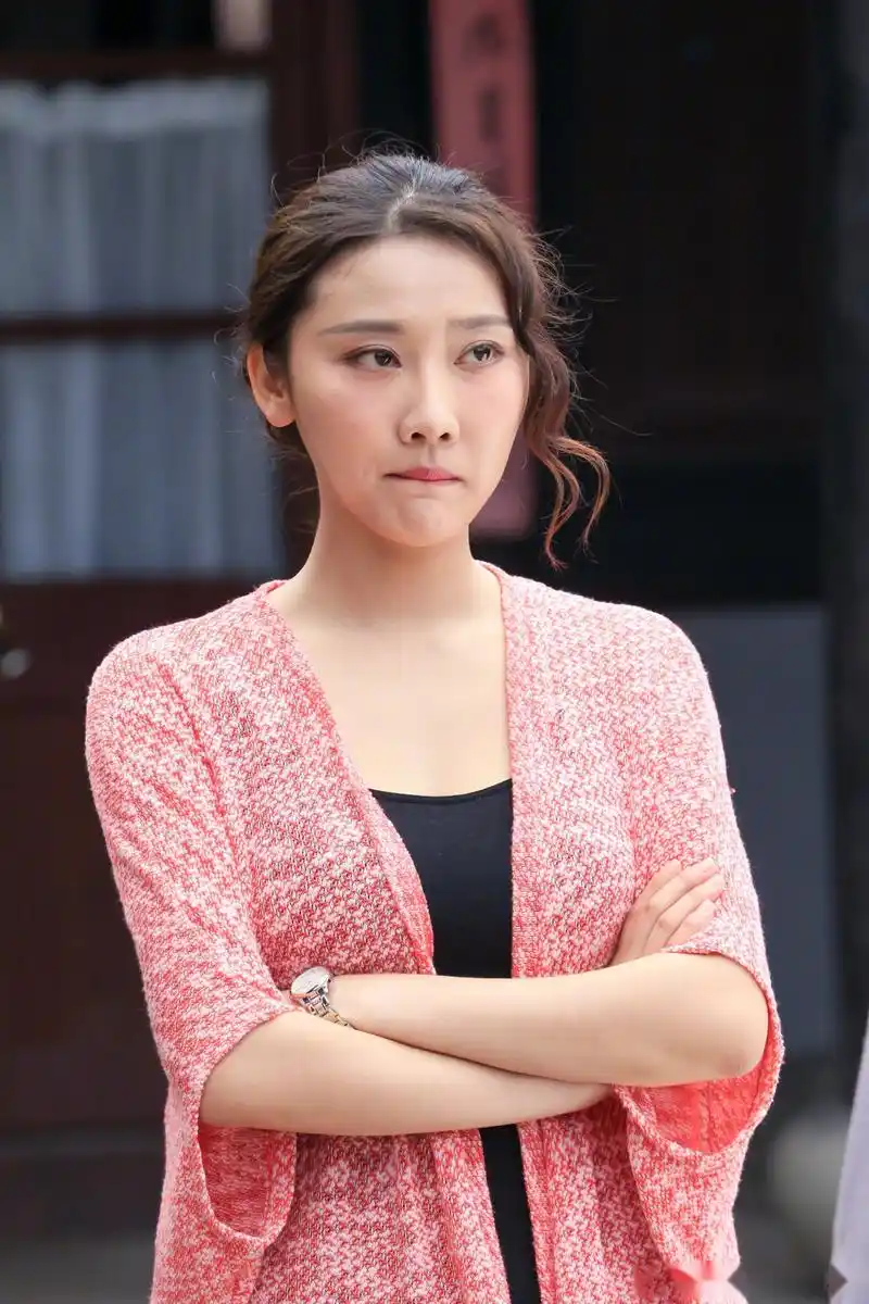 咱家 孟楠邀请兰馨去自己爱人公司去上班,想让兰馨换个环境,兰馨同意