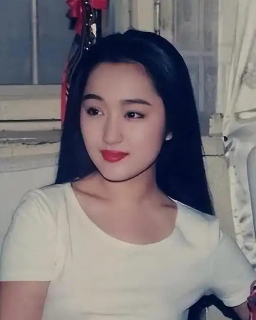 长相倾国倾城,却至今没有生育的9位女星,最大89岁,最小36岁