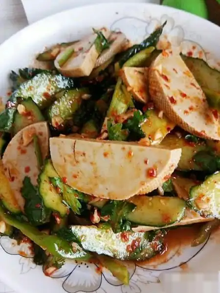 天热必吃黄瓜拌豆腐卷原来做法这么简单一学就会一吃就上瘾