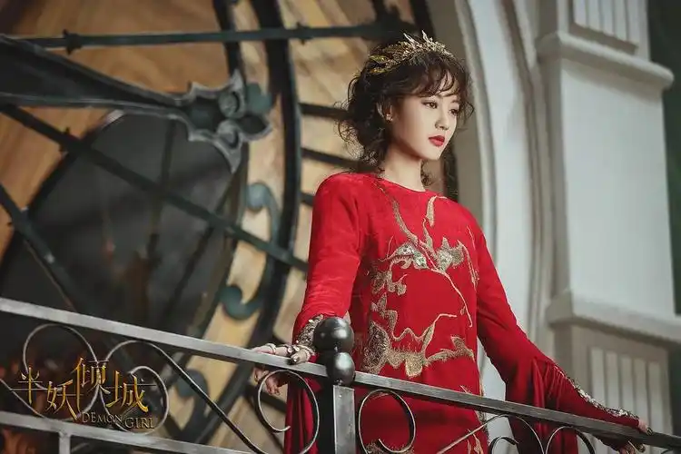 李一桐,看她的第一步剧半妖倾城的时候就被她的颜值惊艳到了是个颜值