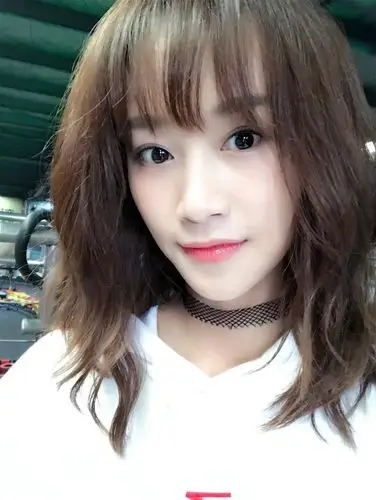 蓝盈莹曝生活随性美图 戏里戏外皆原力十足