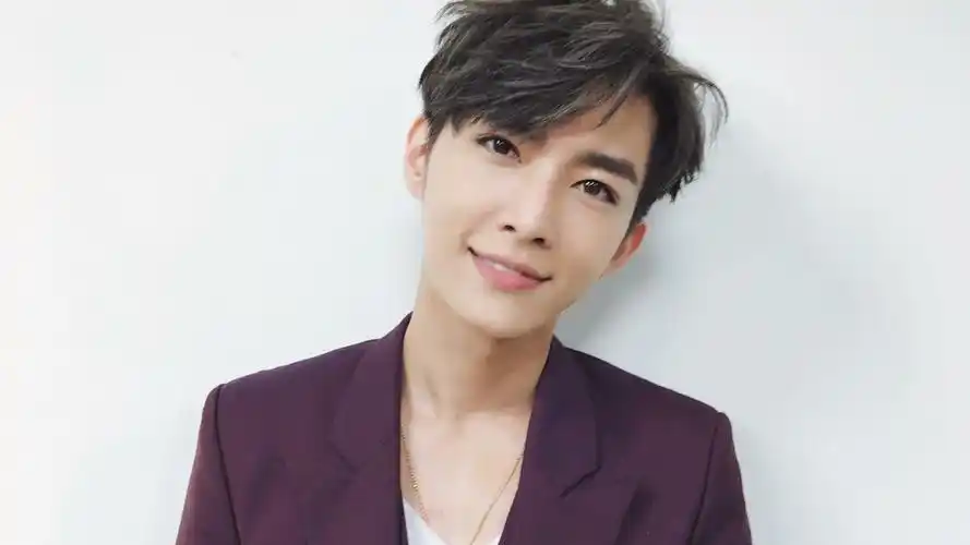 炎亚纶和耀乐调解成功,拒绝透露和解金额,不满记者说迟到故意开呛