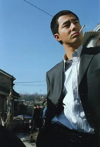 韩国黑帮题材电影这样的赵寅成你还敢爱吗卑劣的街头