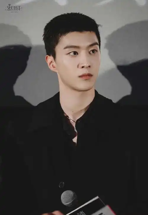 寸头都封印不了的颜值#果然寸头是检验帅哥的最高标准!