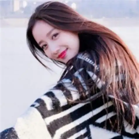 女生头像微笑喜欢收藏关注