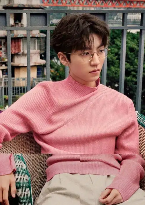 王俊凯金丝眼镜