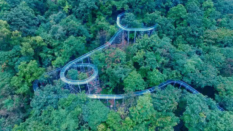 河南三门峡千米高山空中玻璃漂流滑道开漂