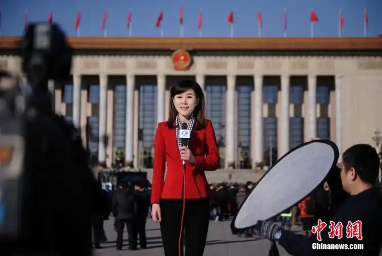【两会图刊】新闻大战