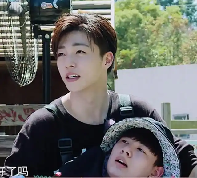 《hi室友》:陈立农胡先煦同住一屋,感情甚厚