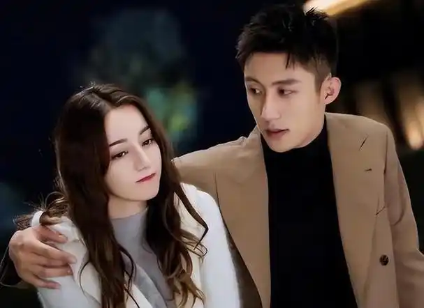 迪丽热巴恋情事件疑似被实锤,迪奥邀请她去时装周,称呼她为夫人