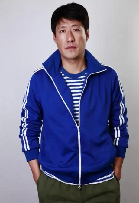 于震:娶小13岁辛月,婚后连生三胎,如今一家五口其乐融融最新消息动态