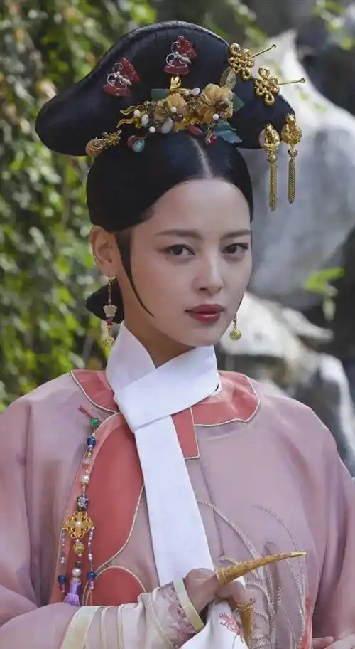 蒋欣成就了华妃木婉清樊胜美,却败在了女强人上!