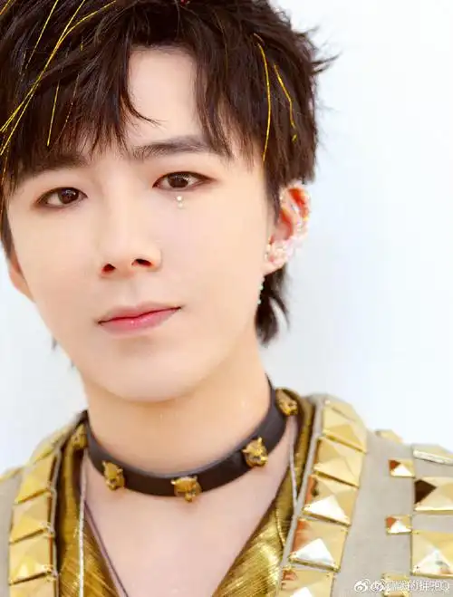 的96都是他又不同@摩登兄弟刘宇宁#原来发型这么重要#摩登兄弟超话