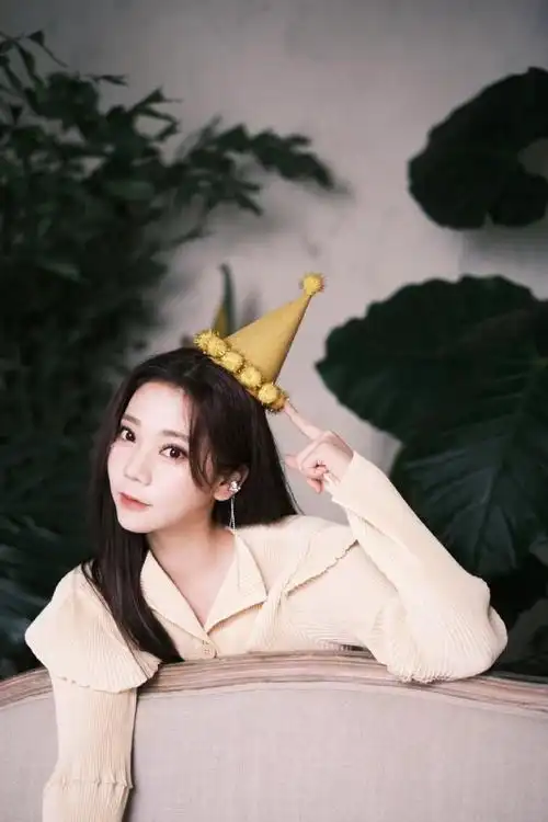 张紫宁午后慵懒风生日写真##张紫宁0309生日快乐