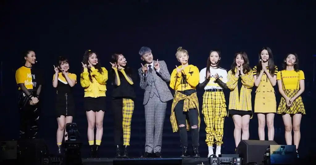 火箭少女北京演唱会上,《创造101》这位导师惊喜现身,堪称良心