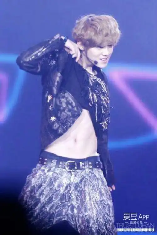 [鹿晗][分享]160716 鹿晗露肉特辑第一弹 少年与男人的魅力